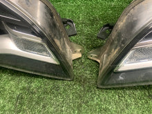 Laden Sie das Bild in den Galerie-Viewer, Frontscheinwerfer Opel Insignia A 13409909RH Ein Stück (Rechts oder Links) SCH1697758450df