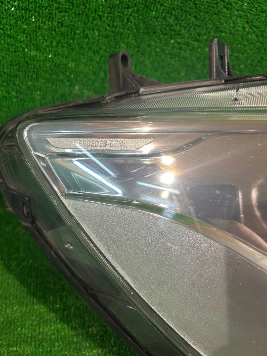 Frontscheinwerfer Mercedes-Benz Sprinter A9109060100 Rechts Headlight SCH1721765658ei