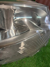 Laden Sie das Bild in den Galerie-Viewer, Frontscheinwerfer Mercedes-Benz Sprinter A9109060100 Rechts Headlight SCH1721765658ei