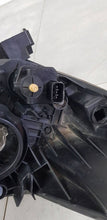 Laden Sie das Bild in den Galerie-Viewer, Frontscheinwerfer Mazda II DG8051040 DG8051030 Ein Satz Scheinwerfer Headlight SCH1726977083kq