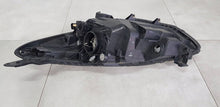 Laden Sie das Bild in den Galerie-Viewer, Frontscheinwerfer Mazda II DG8051040 DG8051030 Ein Satz Scheinwerfer Headlight SCH1726977083kq