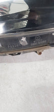 Laden Sie das Bild in den Galerie-Viewer, Frontscheinwerfer Mazda II DG8051040 DG8051030 Ein Satz Scheinwerfer Headlight SCH1726977083kq