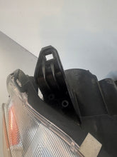 Laden Sie das Bild in den Galerie-Viewer, Frontscheinwerfer Mitsubishi Outlander I 2845678 Rechts Scheinwerfer Headlight SCH1728576601qa