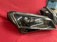 Laden Sie das Bild in den Galerie-Viewer, Frontscheinwerfer Skoda Superb III 3V1941016A Xenon Ein Satz Headlight SCH1728898632qp