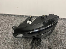 Laden Sie das Bild in den Galerie-Viewer, Frontscheinwerfer Skoda Scala 657941015 Links Scheinwerfer Headlight SCH1729815439lc