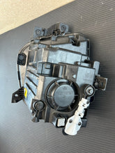 Laden Sie das Bild in den Galerie-Viewer, Frontscheinwerfer Hyundai Tucson 92101-N7100 Links Scheinwerfer Headlight SCH1743959682ji