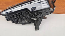 Laden Sie das Bild in den Galerie-Viewer, Frontscheinwerfer Volvo 80000401 Links Scheinwerfer Headlight SCH1760313661oe