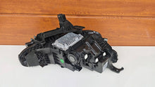 Laden Sie das Bild in den Galerie-Viewer, Frontscheinwerfer Volvo 80000401 Links Scheinwerfer Headlight SCH1760313661oe