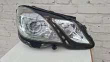 Laden Sie das Bild in den Galerie-Viewer, Frontscheinwerfer Mercedes-Benz W212 A2128202059 Rechts Scheinwerfer Headlight SCH1774775551wc