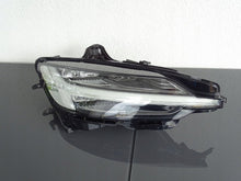 Laden Sie das Bild in den Galerie-Viewer, Frontscheinwerfer Volvo V60 I S60 III 32314191 22025902 Rechts Headlight SCH1781610407uv