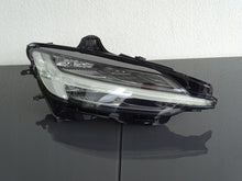 Laden Sie das Bild in den Galerie-Viewer, Frontscheinwerfer Volvo V60 I S60 III 32314191 22025902 Rechts Headlight SCH1781610407uv