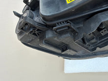 Laden Sie das Bild in den Galerie-Viewer, Frontscheinwerfer Volvo Xc70 31420013 Links Scheinwerfer Headlight SCH1786916920lv