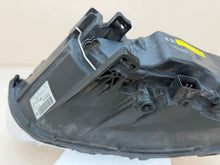 Laden Sie das Bild in den Galerie-Viewer, Frontscheinwerfer Volvo Xc70 31420013 Links Scheinwerfer Headlight SCH1786916920lv
