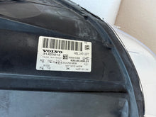 Laden Sie das Bild in den Galerie-Viewer, Frontscheinwerfer Volvo Xc70 31420013 Links Scheinwerfer Headlight SCH1786916920lv