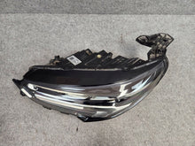 Laden Sie das Bild in den Galerie-Viewer, Frontscheinwerfer Opel Corsa F 39162653SCZ LED Links Scheinwerfer Headlight SCH1808726082yu