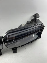 Laden Sie das Bild in den Galerie-Viewer, Frontscheinwerfer Jeep I 52218719 Ein Satz Scheinwerfer Headlight SCH1809126835do