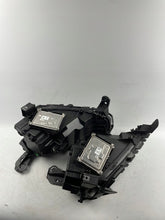 Laden Sie das Bild in den Galerie-Viewer, Frontscheinwerfer Jeep I 52218719 Ein Satz Scheinwerfer Headlight SCH1809126835do