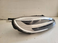 Laden Sie das Bild in den Galerie-Viewer, Frontscheinwerfer Volvo V40 31677025 Rechts Scheinwerfer Headlight SCH1813635858tp