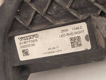 Laden Sie das Bild in den Galerie-Viewer, Frontscheinwerfer Volvo V40 31677025 Rechts Scheinwerfer Headlight SCH1813635858tp