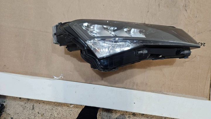 Frontscheinwerfer Skoda III 3V1941016 LED Rechts Scheinwerfer Headlight SCH1817021149xa