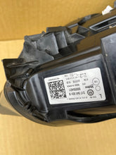 Laden Sie das Bild in den Galerie-Viewer, Frontscheinwerfer VW Golf VII 517941031B Xenon Links Scheinwerfer Headlight SCH1818044915ez