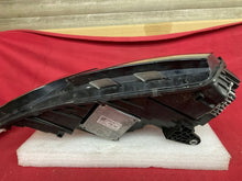 Laden Sie das Bild in den Galerie-Viewer, Frontscheinwerfer Skoda Octavia III 5E1941015D Full LED Links Headlight SCH1819599666na