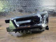 Laden Sie das Bild in den Galerie-Viewer, Frontscheinwerfer Toyota Hilux VIII 0K-183 Links Scheinwerfer Headlight SCH1820008801ex