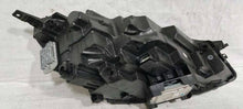 Laden Sie das Bild in den Galerie-Viewer, Frontscheinwerfer Ford Kuga III L90187837 JV4B13E017AH Links Headlight SCH1822985536fe