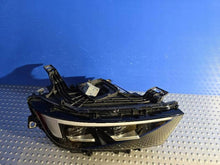Laden Sie das Bild in den Galerie-Viewer, Frontscheinwerfer Opel Astra L 9840160780 Rechts Scheinwerfer Headlight SCH1824398914ve
