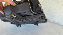 Laden Sie das Bild in den Galerie-Viewer, Frontscheinwerfer Audi A4 B6 8H0941003D Xenon Links Scheinwerfer Headlight SCH1827475942uw