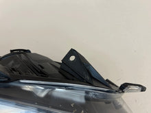 Laden Sie das Bild in den Galerie-Viewer, Frontscheinwerfer Opel Meriva B 13372320 Rechts Scheinwerfer Headlight SCH1832510684he
