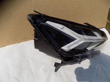 Laden Sie das Bild in den Galerie-Viewer, Frontscheinwerfer Dacia Sandero III 260107978R Rechts Scheinwerfer Headlight SCH1840768571nz