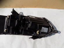 Laden Sie das Bild in den Galerie-Viewer, Frontscheinwerfer Dacia Sandero III 260107978R Rechts Scheinwerfer Headlight SCH1840768571nz