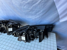 Laden Sie das Bild in den Galerie-Viewer, Frontscheinwerfer BMW G07 9450237 9450238 LED Ein Satz Scheinwerfer Headlight SCH1841077447fd