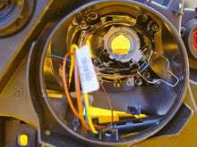 Laden Sie das Bild in den Galerie-Viewer, Frontscheinwerfer Mercedes-Benz W245 W169 A1698207761 Links Headlight SCH1842189799ph