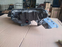 Laden Sie das Bild in den Galerie-Viewer, Frontscheinwerfer Rover K8D2-13W029-BE Links Scheinwerfer Headlight SCH1843339048dc