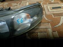 Laden Sie das Bild in den Galerie-Viewer, Frontscheinwerfer Volvo V70 89006878 Links Scheinwerfer Headlight SCH1864370039uh
