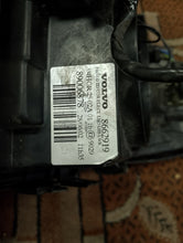 Laden Sie das Bild in den Galerie-Viewer, Frontscheinwerfer Volvo V70 89006878 Links Scheinwerfer Headlight SCH1864370039uh