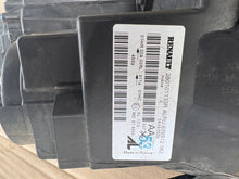 Load image into Gallery viewer, Frontscheinwerfer Dacia Duster 260101133R LED Rechts Scheinwerfer Headlight SCH1869598333nq