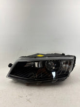 Laden Sie das Bild in den Galerie-Viewer, Frontscheinwerfer Skoda Octavia III 5E1941015B Xenon Links Headlight SCH1869768184nb