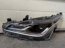 Laden Sie das Bild in den Galerie-Viewer, Frontscheinwerfer Toyota Corolla 8115002T51-00 Ein Satz Scheinwerfer Headlight SCH1876547723rm