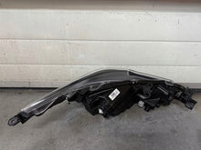 Laden Sie das Bild in den Galerie-Viewer, Frontscheinwerfer Toyota Corolla 8115002T51-00 Ein Satz Scheinwerfer Headlight SCH1876547723rm