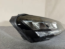 Laden Sie das Bild in den Galerie-Viewer, Frontscheinwerfer Skoda Fabia IV 6VB941016 Rechts Scheinwerfer Headlight SCH1877290410qc