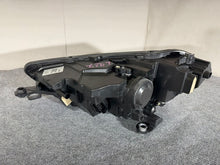 Laden Sie das Bild in den Galerie-Viewer, Frontscheinwerfer Skoda Fabia IV 6VB941016 Rechts Scheinwerfer Headlight SCH1877290410qc