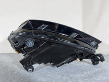 Laden Sie das Bild in den Galerie-Viewer, Frontscheinwerfer Skoda Fabia IV 6VB941016 Rechts Scheinwerfer Headlight SCH1877290410qc