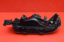 Laden Sie das Bild in den Galerie-Viewer, Frontscheinwerfer Subaru Forester M-1097824- Rechts Scheinwerfer Headlight SCH1881936385tg