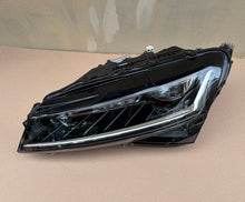 Laden Sie das Bild in den Galerie-Viewer, Frontscheinwerfer Skoda Superb III 3V1941015 Links Scheinwerfer Headlight SCH1886736020nc