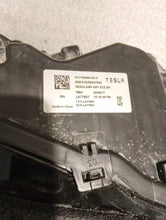 Laden Sie das Bild in den Galerie-Viewer, Frontscheinwerfer Tesla Model 3 1760889-00-H Ein Satz Scheinwerfer Headlight SCH1890991102ft