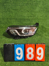 Laden Sie das Bild in den Galerie-Viewer, Frontscheinwerfer Ssangyong Tivoli ZGM92-60050 Links Scheinwerfer Headlight SCH1893250398ed
