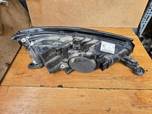 Load image into Gallery viewer, Frontscheinwerfer Skoda Fabia III 6V1941015D Links Scheinwerfer Headlight SCH1901547807gk